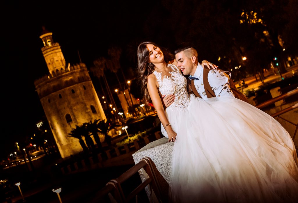 pareja de novios torre del oro sevilla